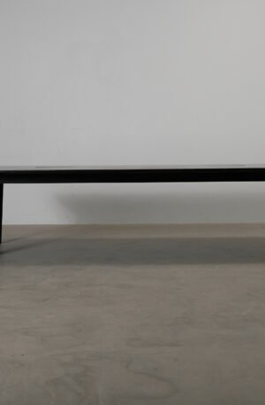 Hem Alle neuvottelupöytä musta