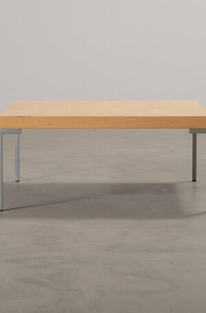 Massiivipuinen sohvapöytä