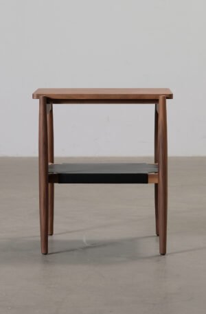 Risom T.300 sivupöytä pähkinäpuu