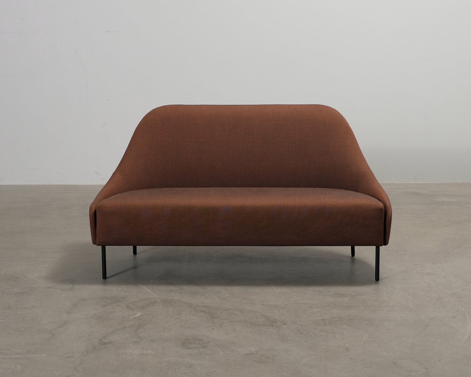 Adea Napoleon 2-istuttava sohva ruskea