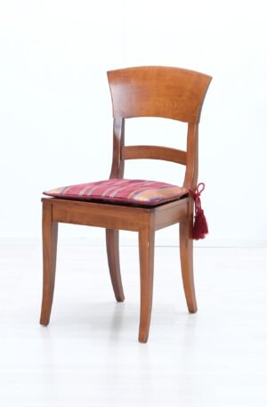 Tuoli rottinki-istuimella