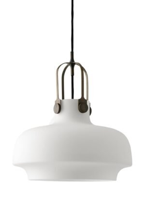 &Tradition Copenhagen-kattovalaisin SC7 opaalilasi-messinki