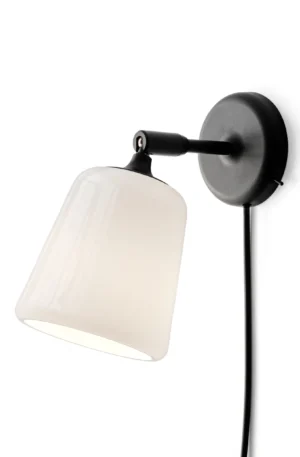 New Works Materiaali seinävalaisin White opal glass