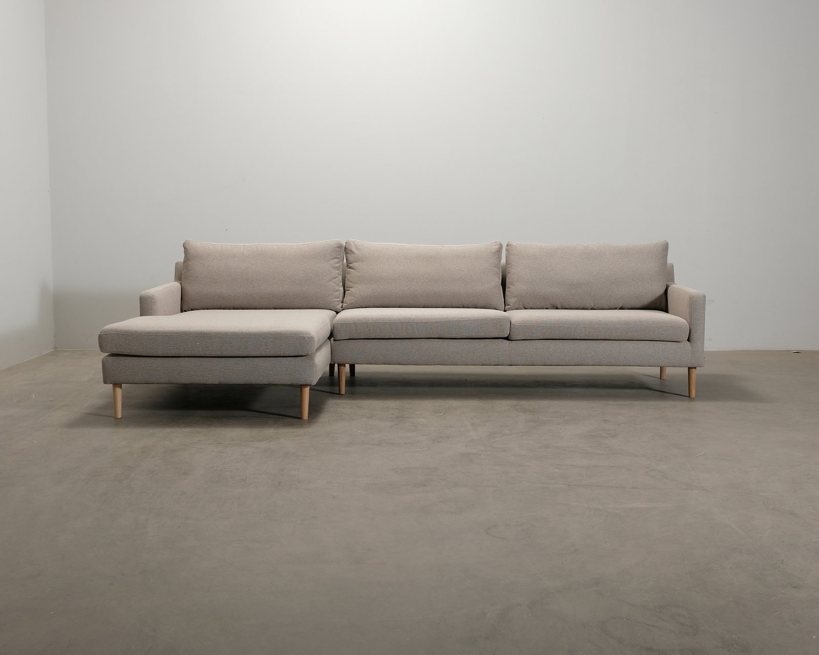 Sofacompany Astha 4-istuttava divaanisohva harmaanruskea