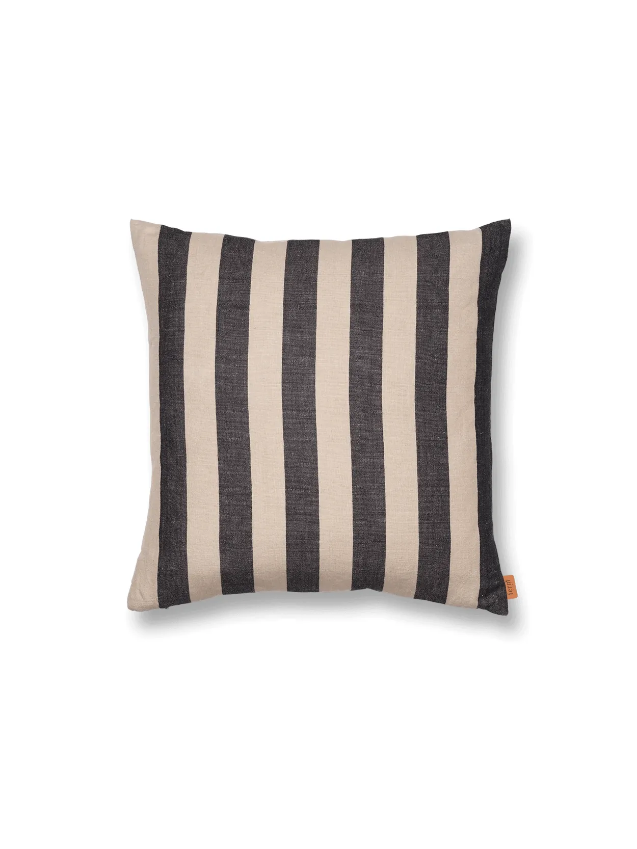 Ferm Living Grand tyynynpäällinen 50x50 cm Hiekka-musta