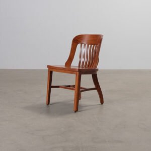 Klassinen tammituoli