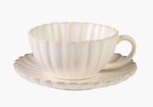 Rose kuppi aluslautasella valkoinen