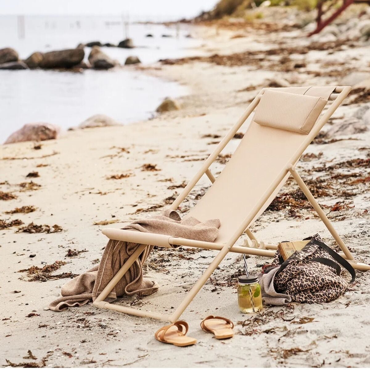 House Nordic Curtis aurinkotuoli taupe