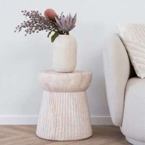 House Nordic Bonn muoto apupöytä sisä- ja ulkoköyttöön  Ø37 cm beige