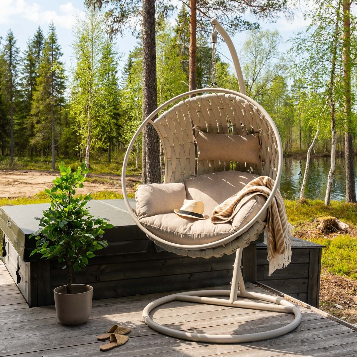 Mooda Point riipputuoli ja teline greige