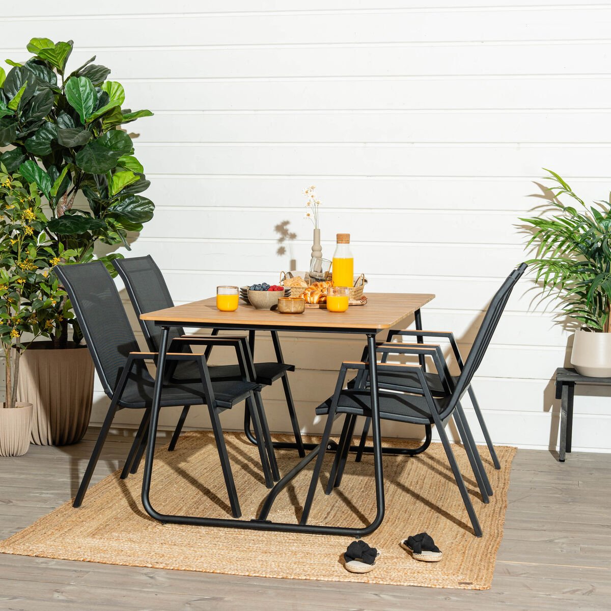 Silmu-Daalia 4-hengen ruokailuryhmä ruskea/musta