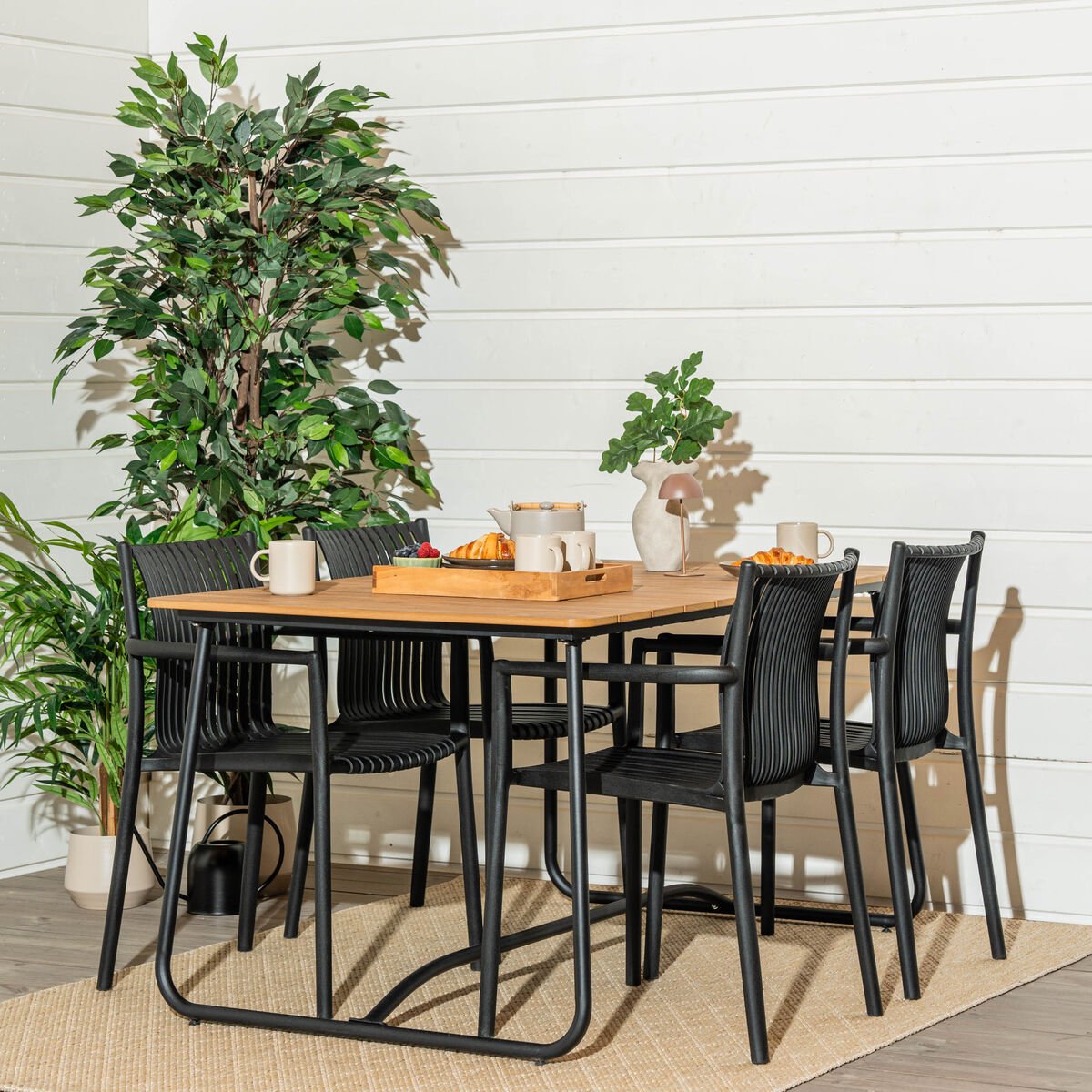 Silmu-Estrid 4-hengen ruokailuryhmä ruskea/musta