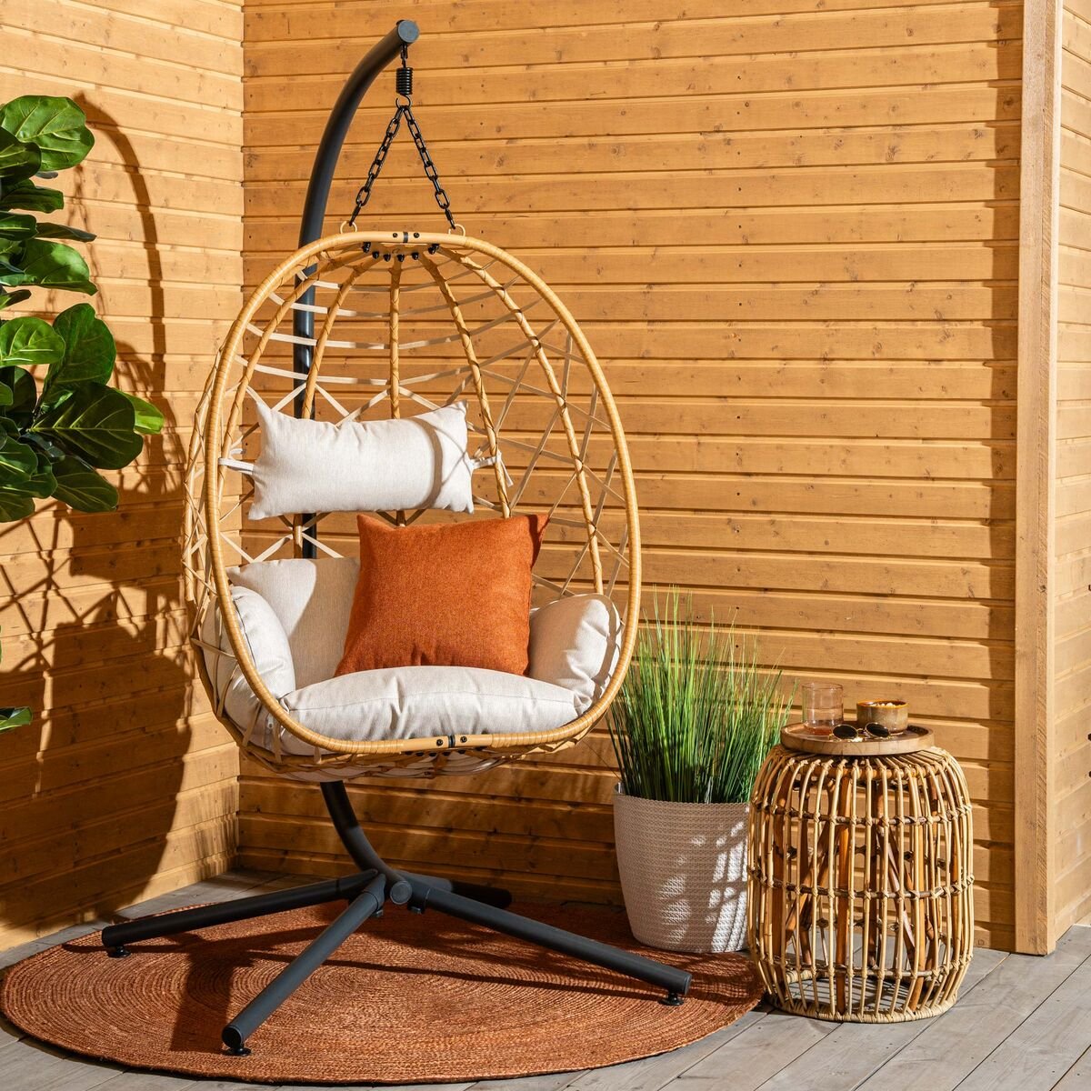 Skara riipputuoli telineellä luonnonväri