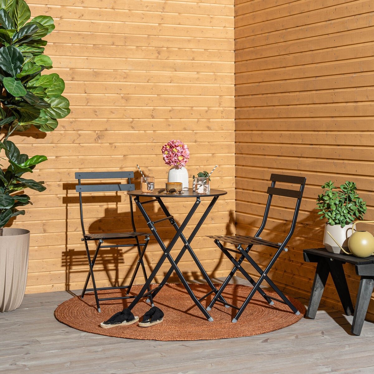 Sund parvekesetti musta