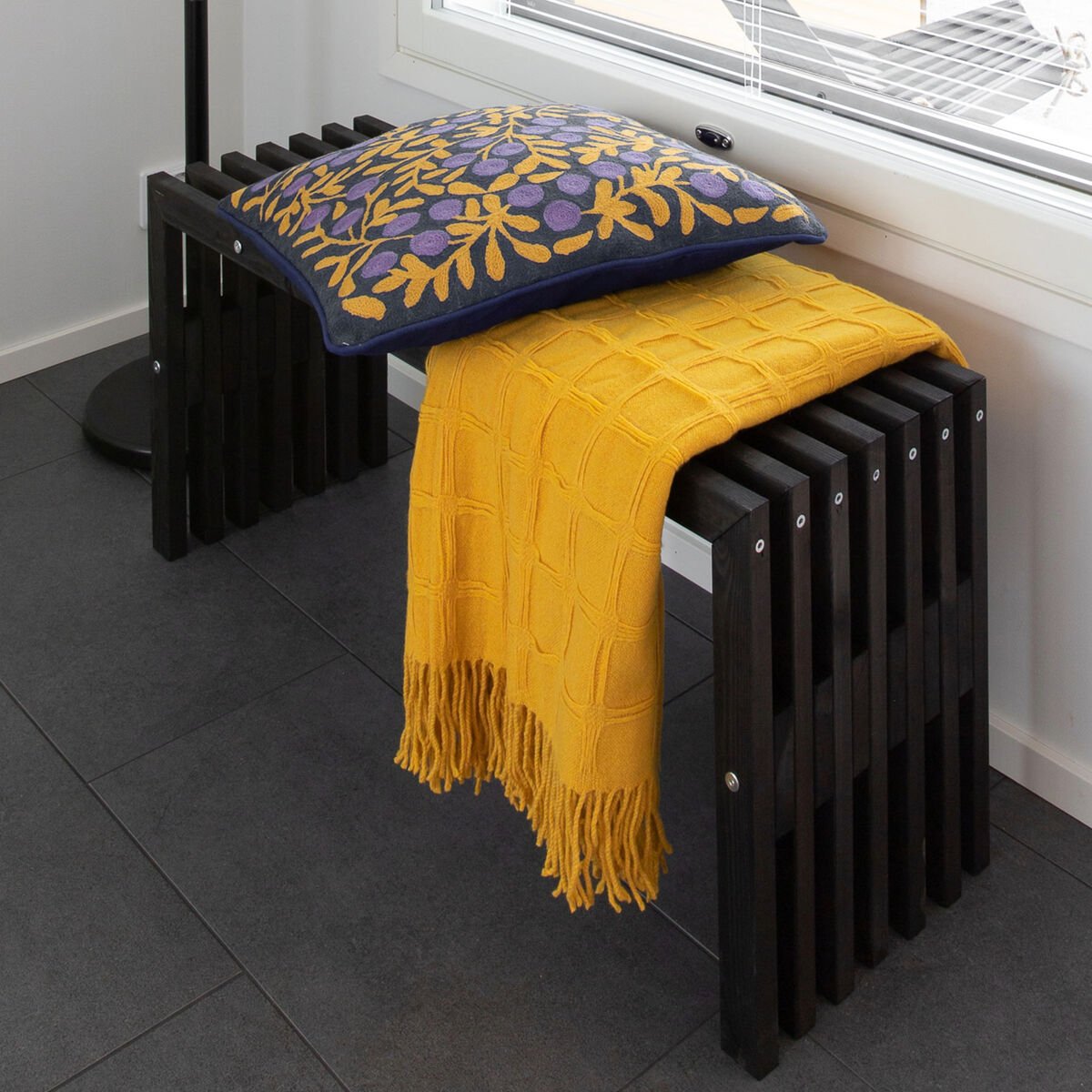 EcoFurn D-penkki 100 musta