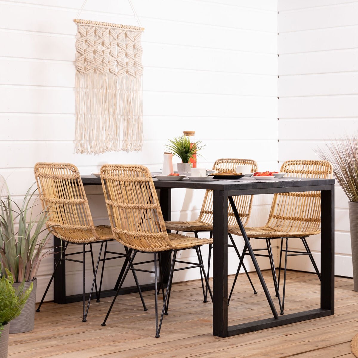 Honka terassilankkupöytä 140x90 musta