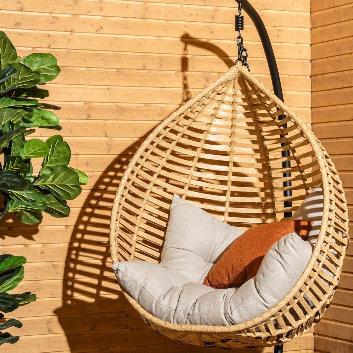 Pisara riippukeinun pehmuste hiekka