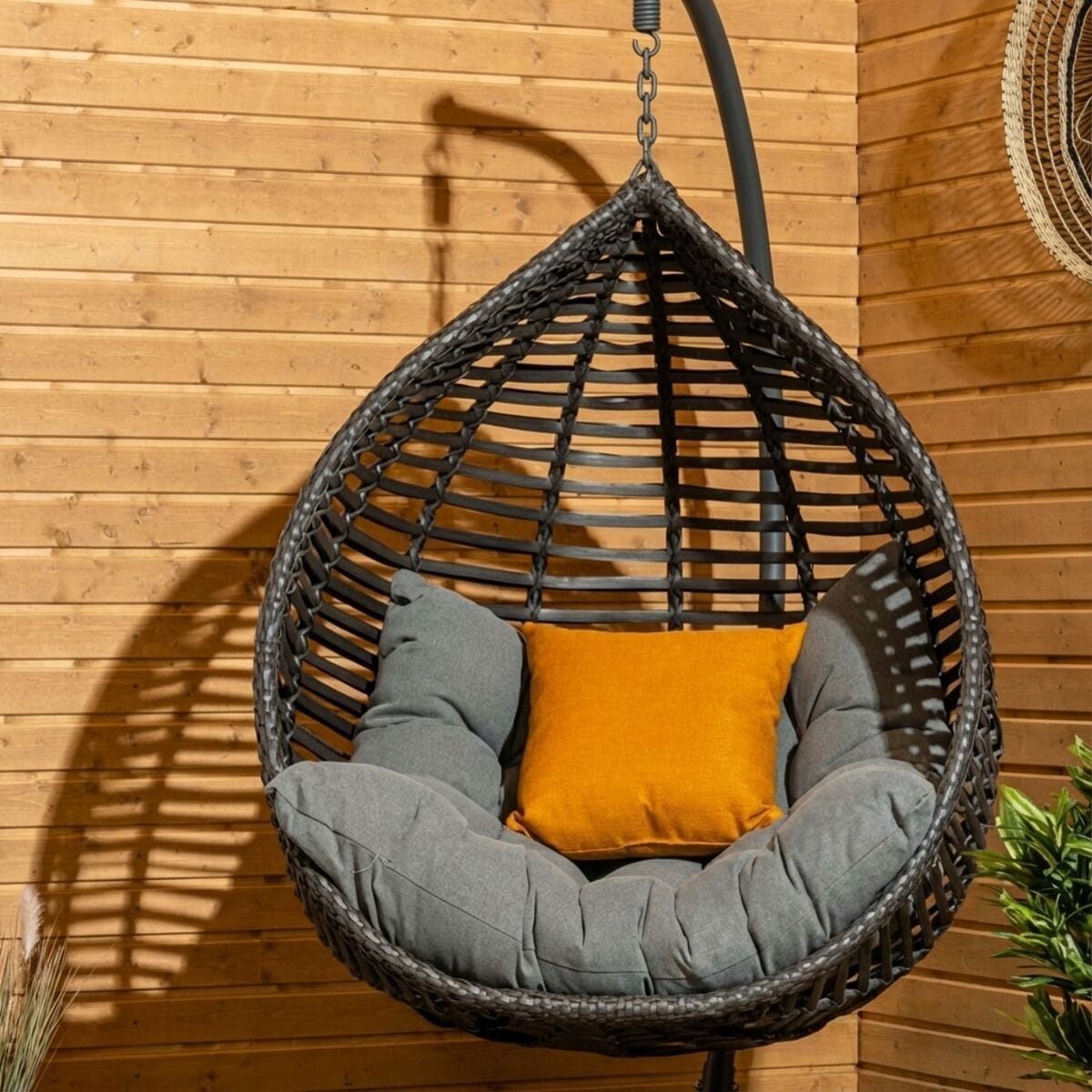 Pisara riippukeinun pehmuste harmaa