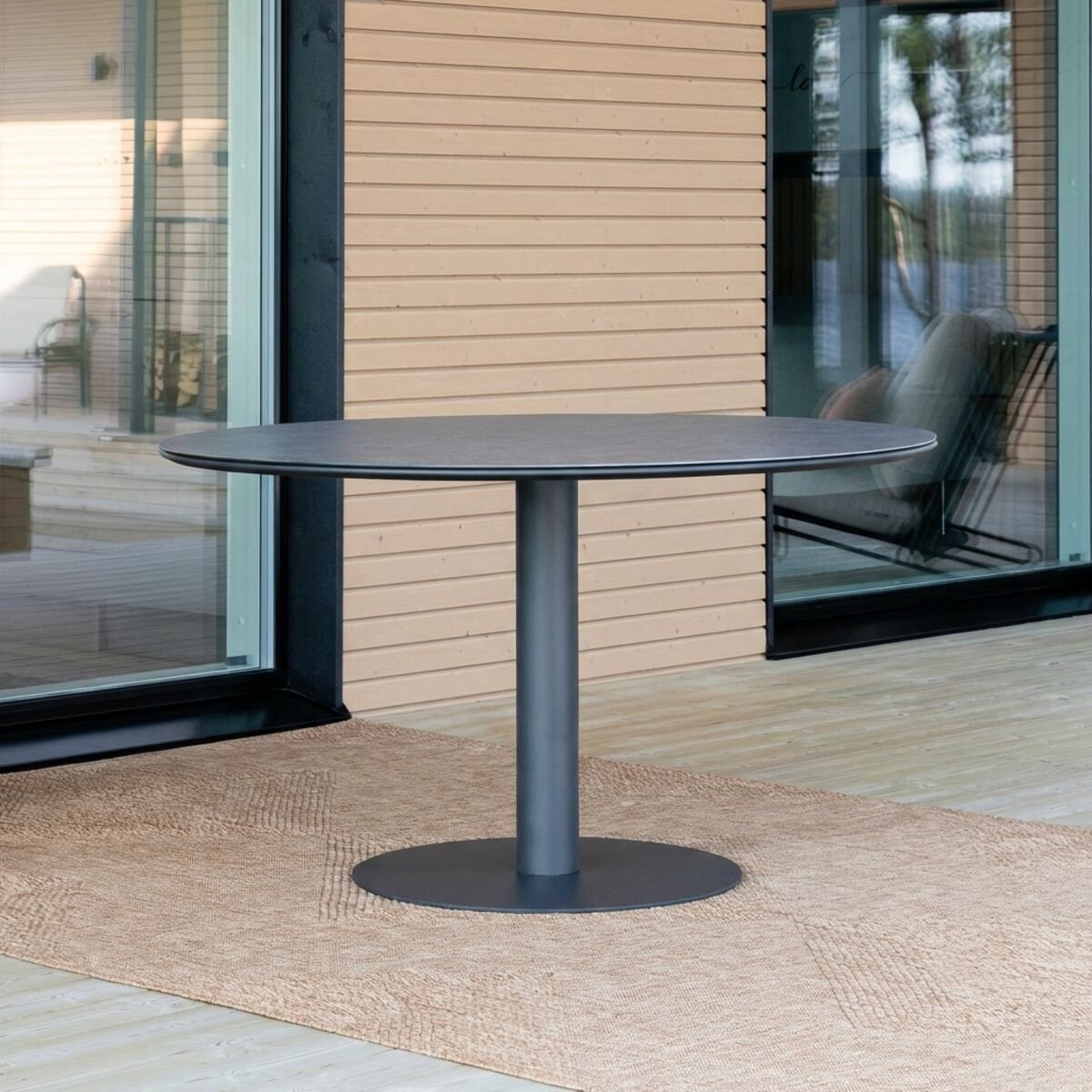 Stone pyöreä ruokapöytä Ø150 cm musta/tummanharmaa