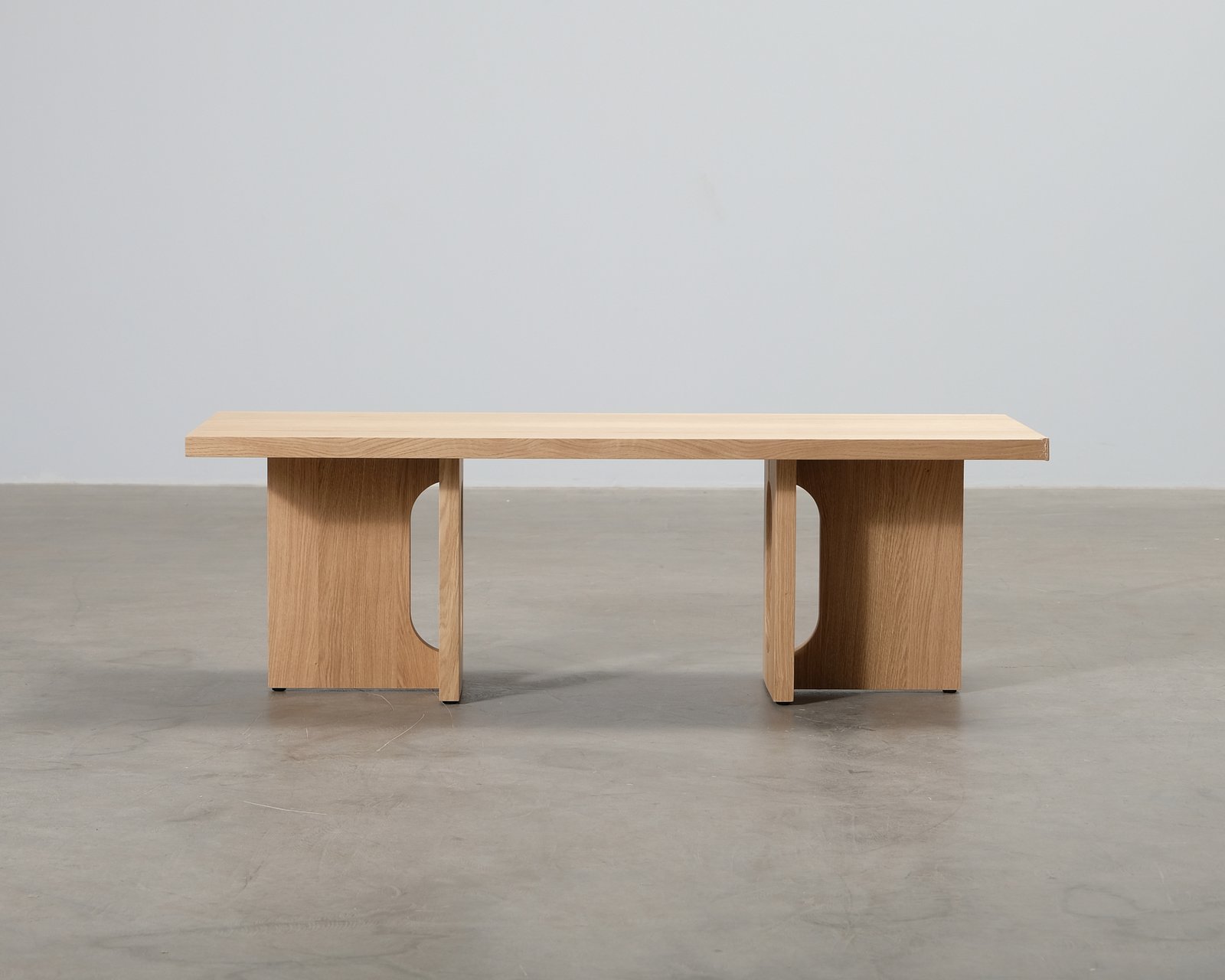 audo-copenhagen-androgyne-sohvapoyta-120-cm-tammi