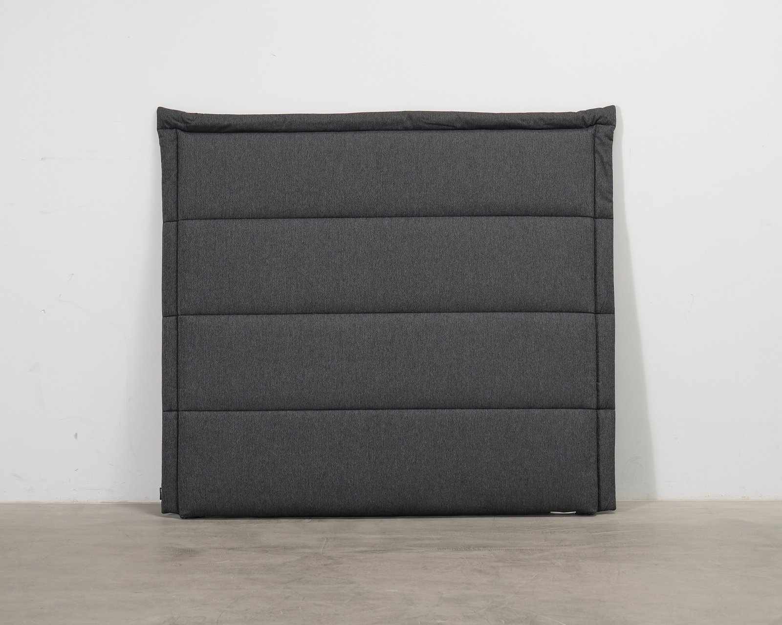 family-zone-sangynpaaty-142-x-130-cm-tummanharmaa