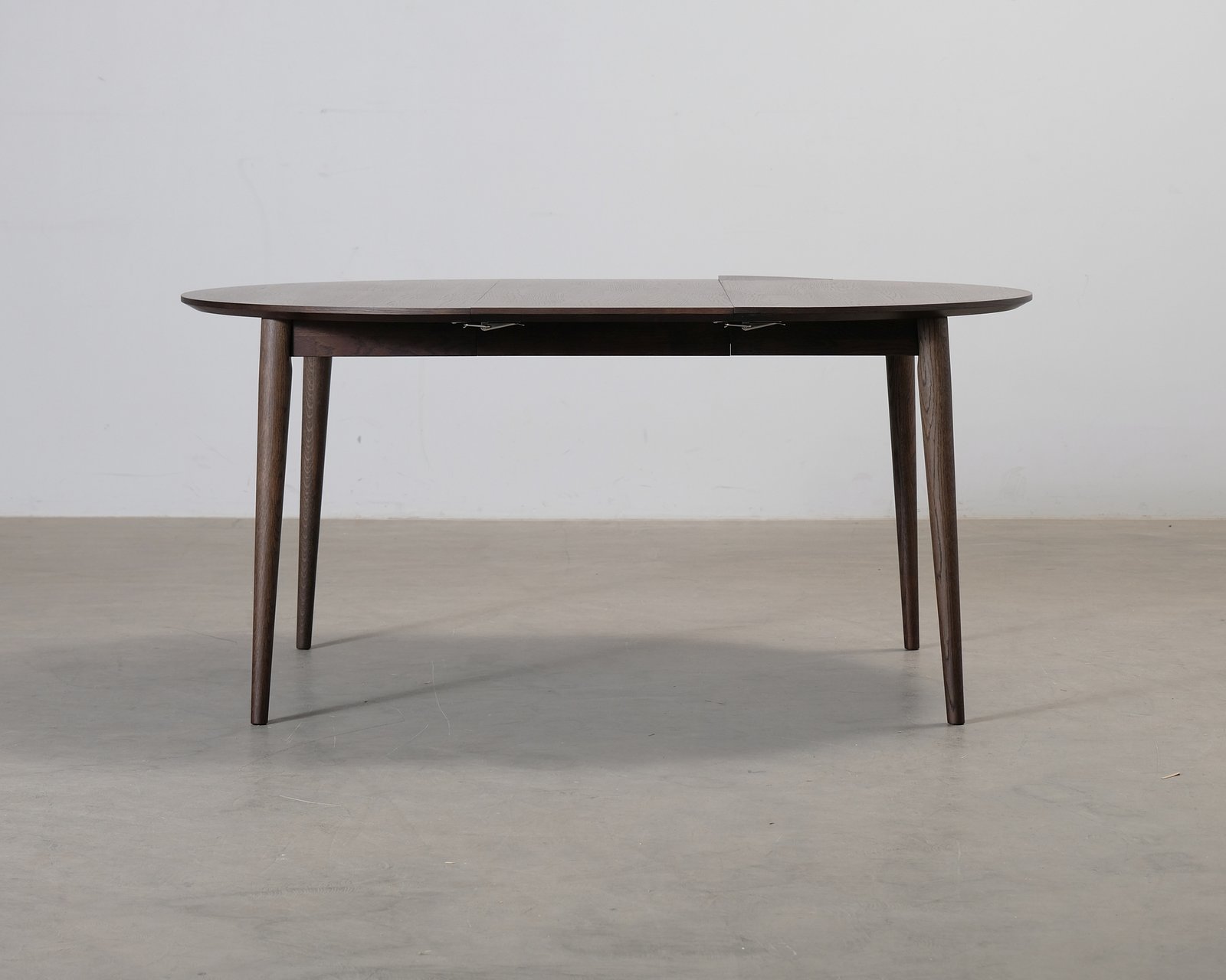 mio-harry-jatkettava-ruokapoyta-115-160-cm-ruskea