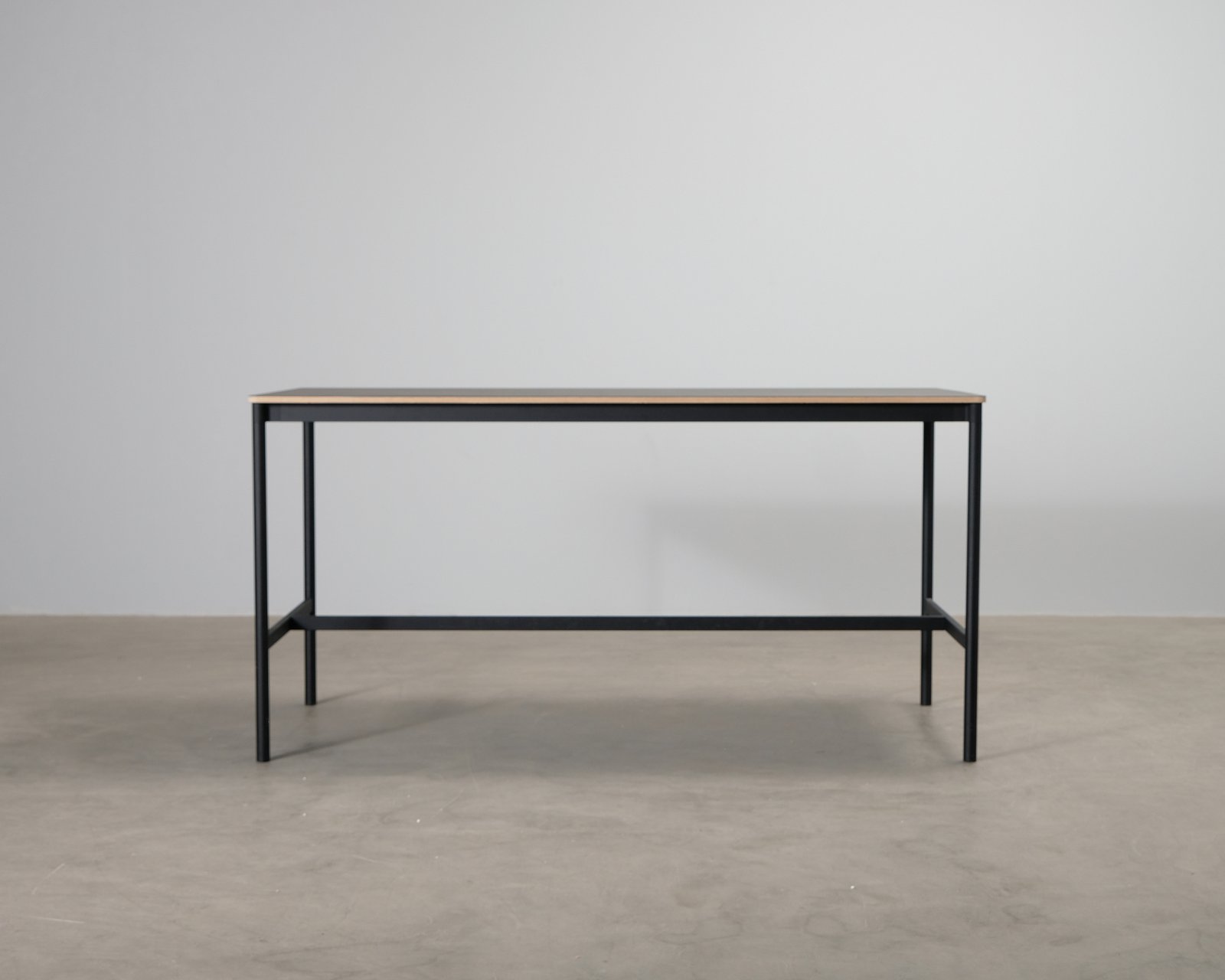 muuto-base-poyta-korkea-85-x-190-cm-musta