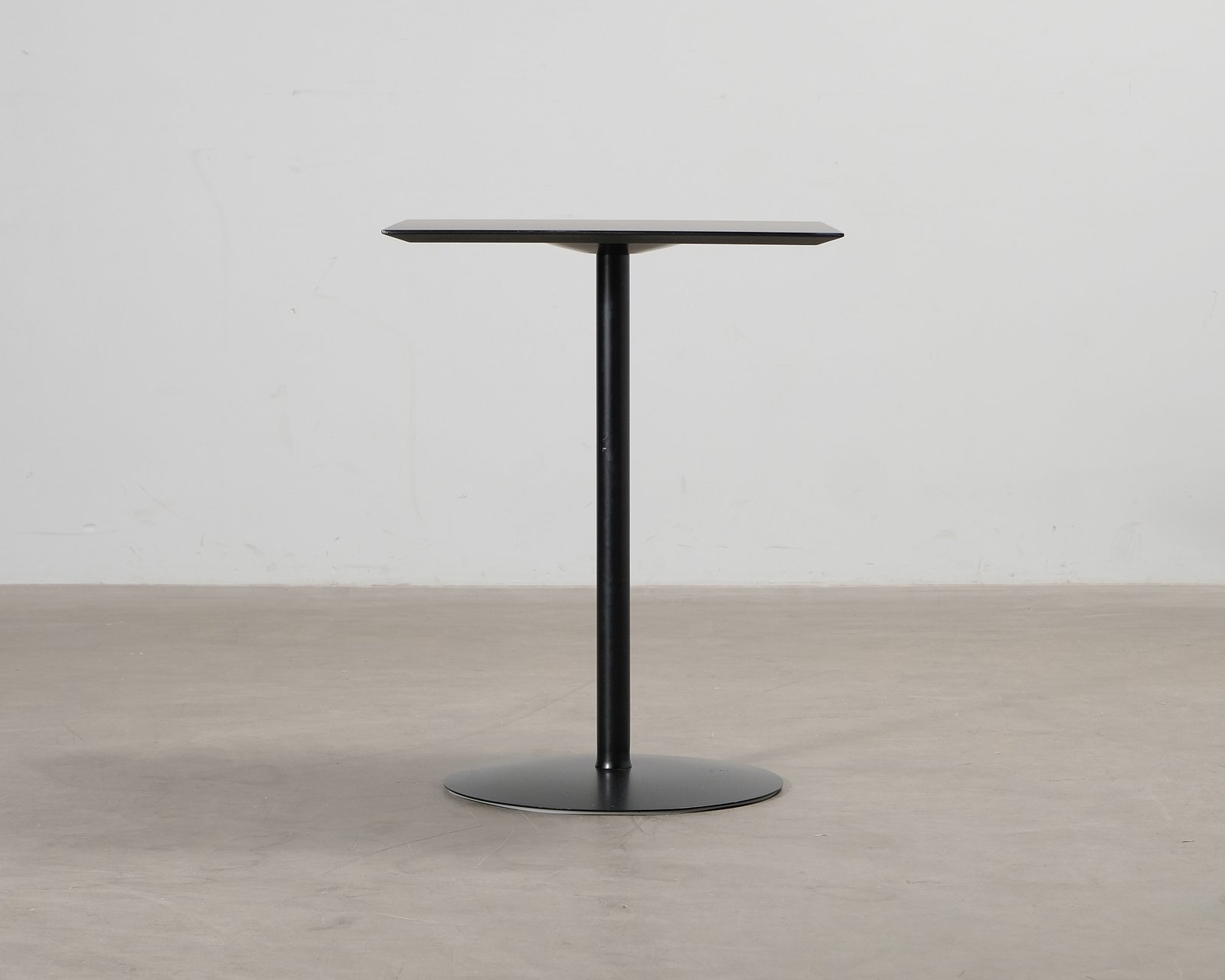 johanson-design-stay-poyta-musta