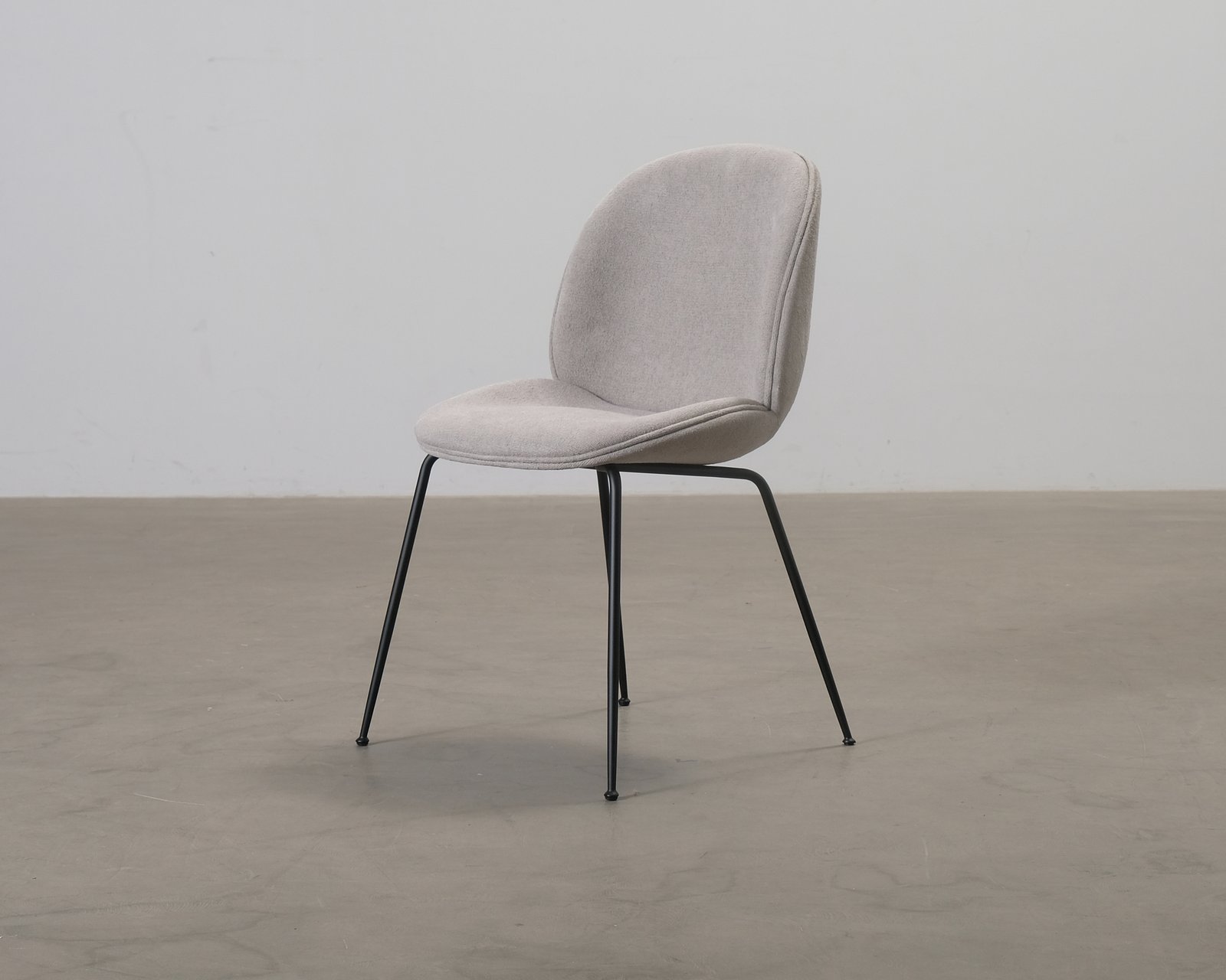 gubi-beetle-tuoli-beige