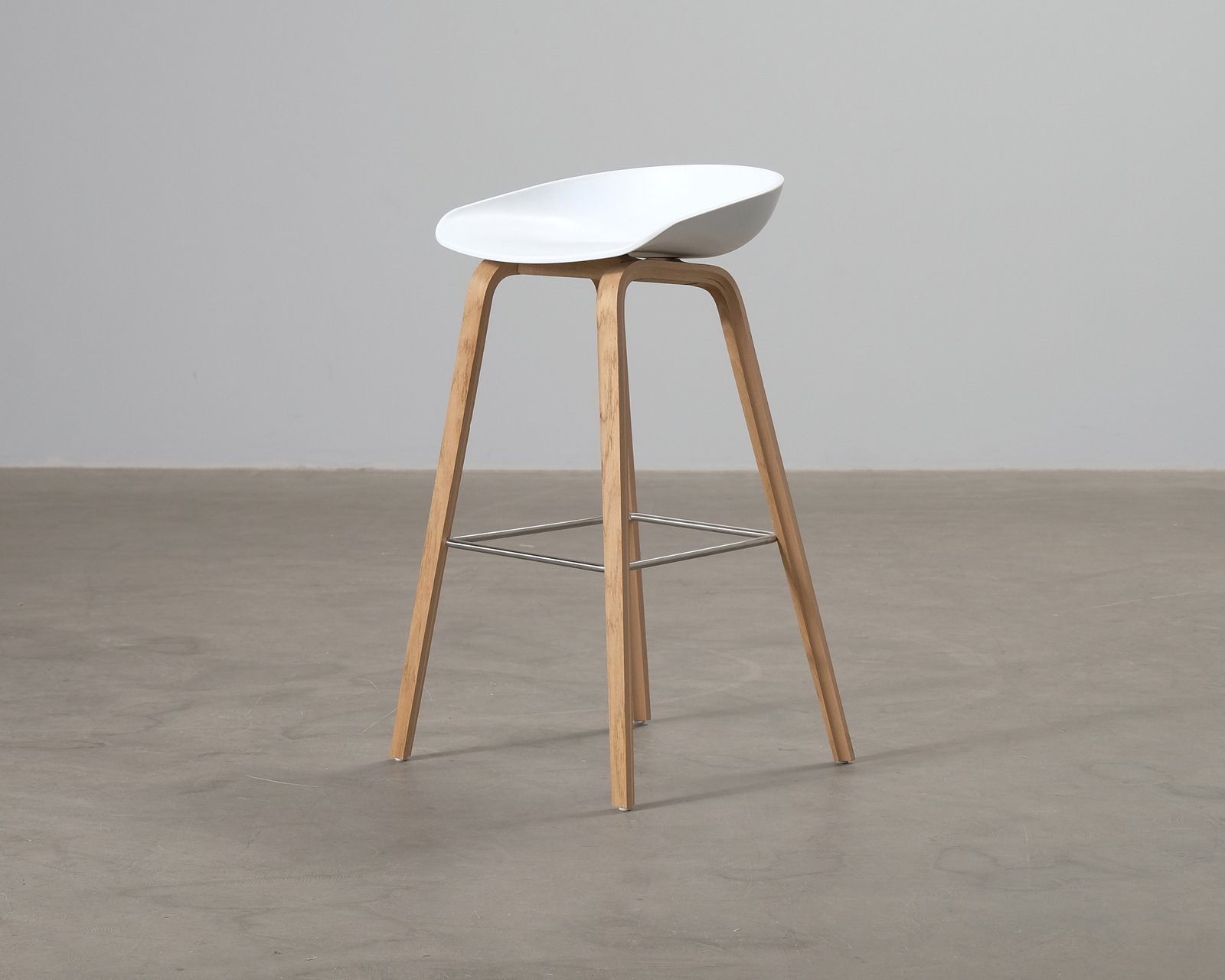 hay-about-a-stool-aas32-baarituoli-valkoinen-tammi
