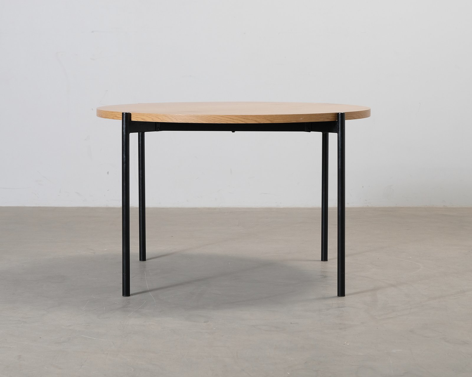 pyorea-ruokapoyta-o-120-cm