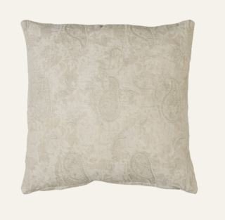 paisley-koristetyynynpaallinen-vaalean-beige