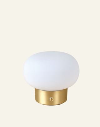 alivine-led-poytalamppu-messinki