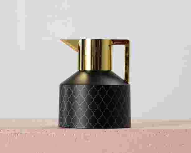 normann-copenhagen-geo-vacuum-jug-termoskannu-1l-musta