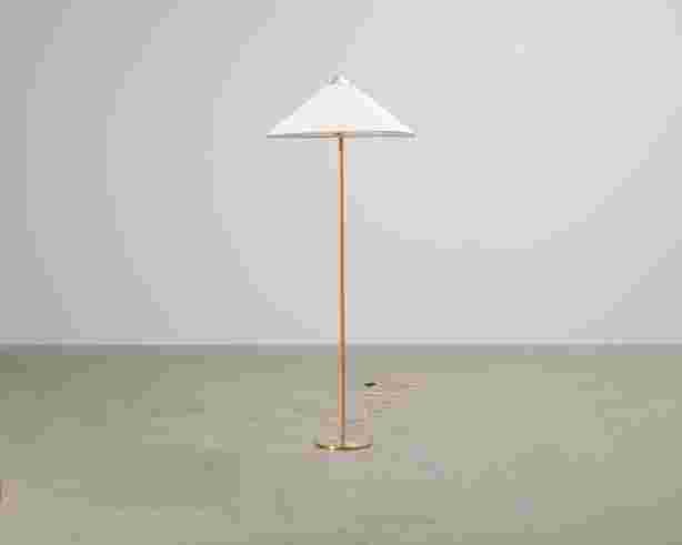 gubi-tynell-9602-lattiavalaisin-canvas-messinki-3