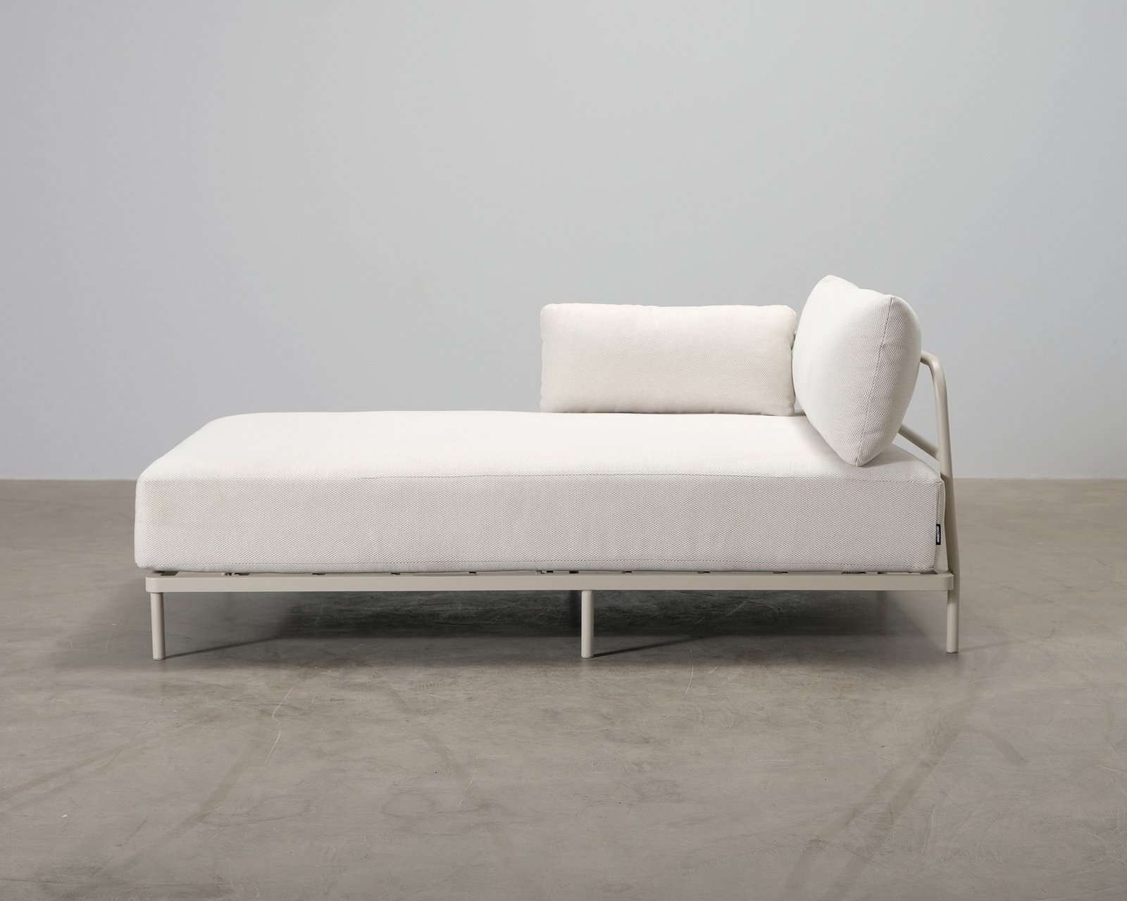 sofacompany-vincent-outdoor-divaani-sandshell