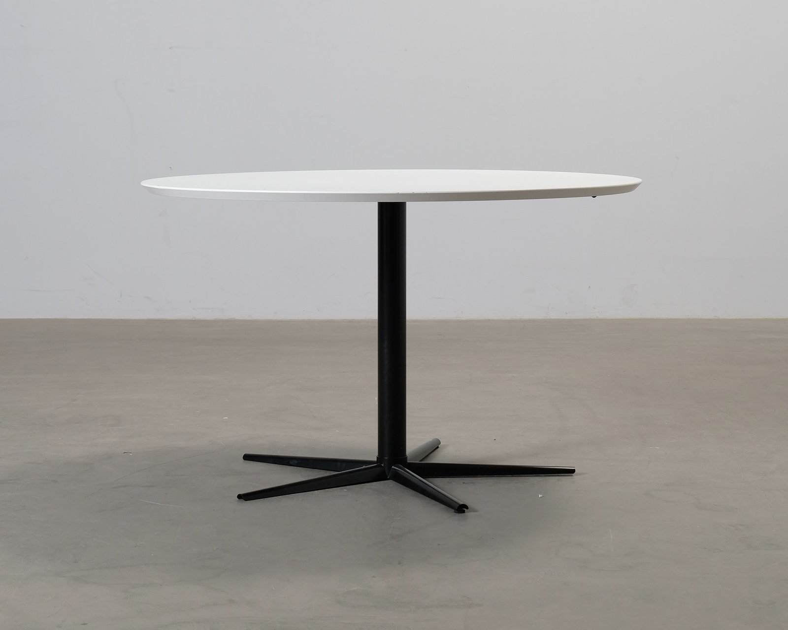 sofacompany-allie-ruokapoyta-o-120-cm-valkoinen-musta