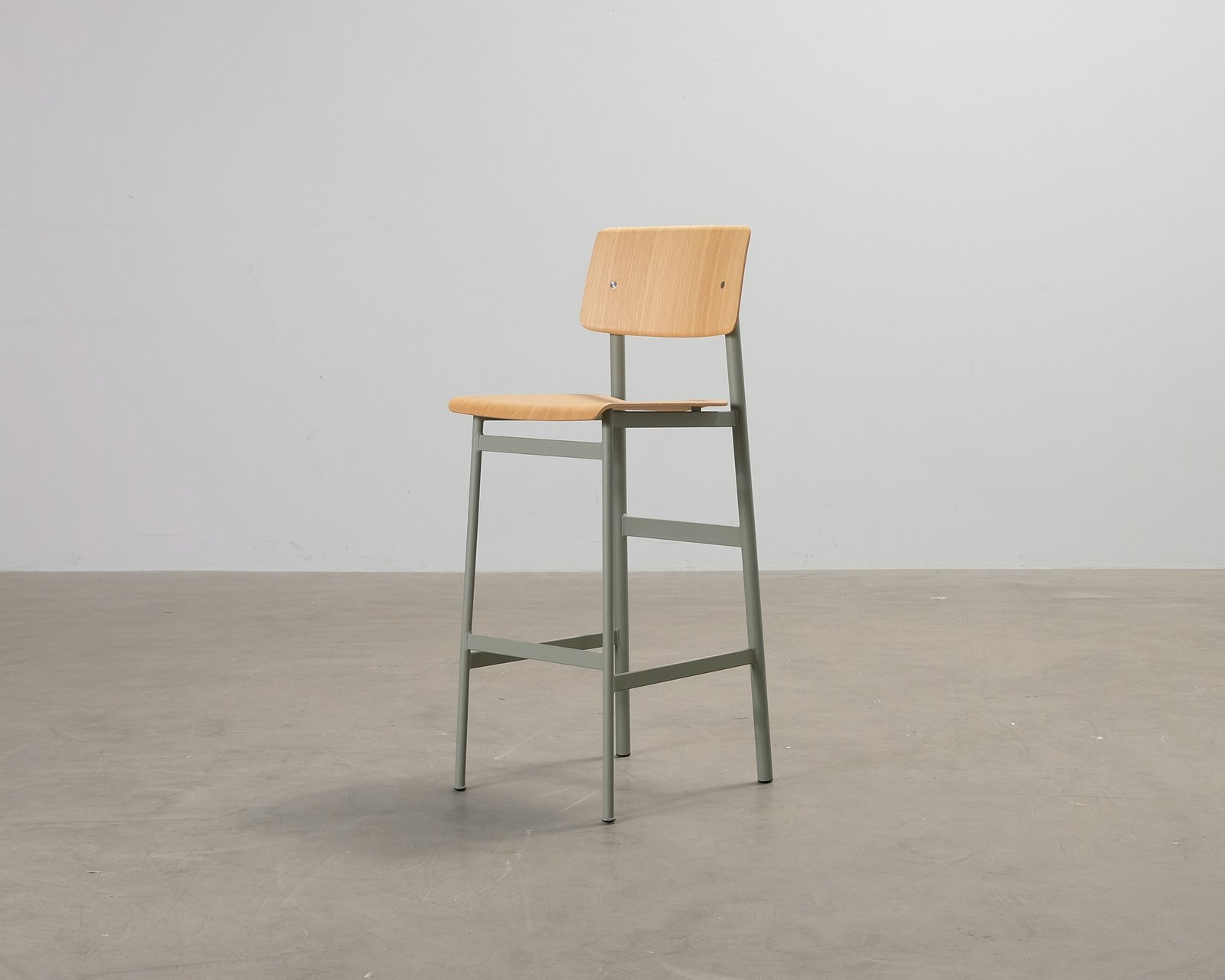 muuto-loft-baarituoli-tammi-vihrea