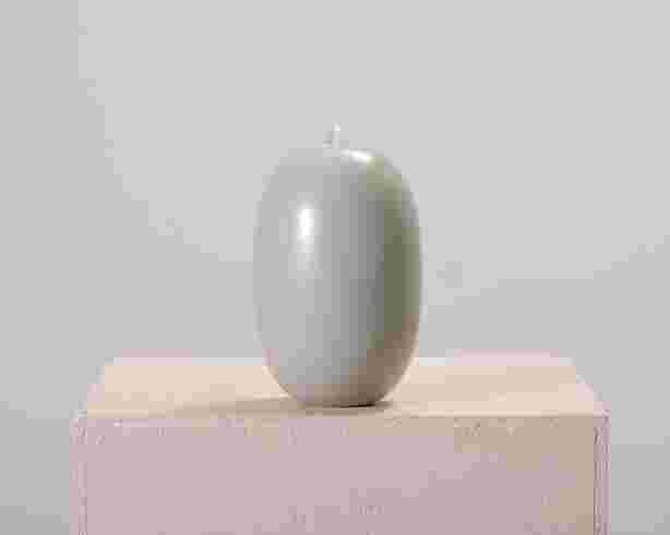 orsjo-pebble-riippuvalaisin-harmaanbeige