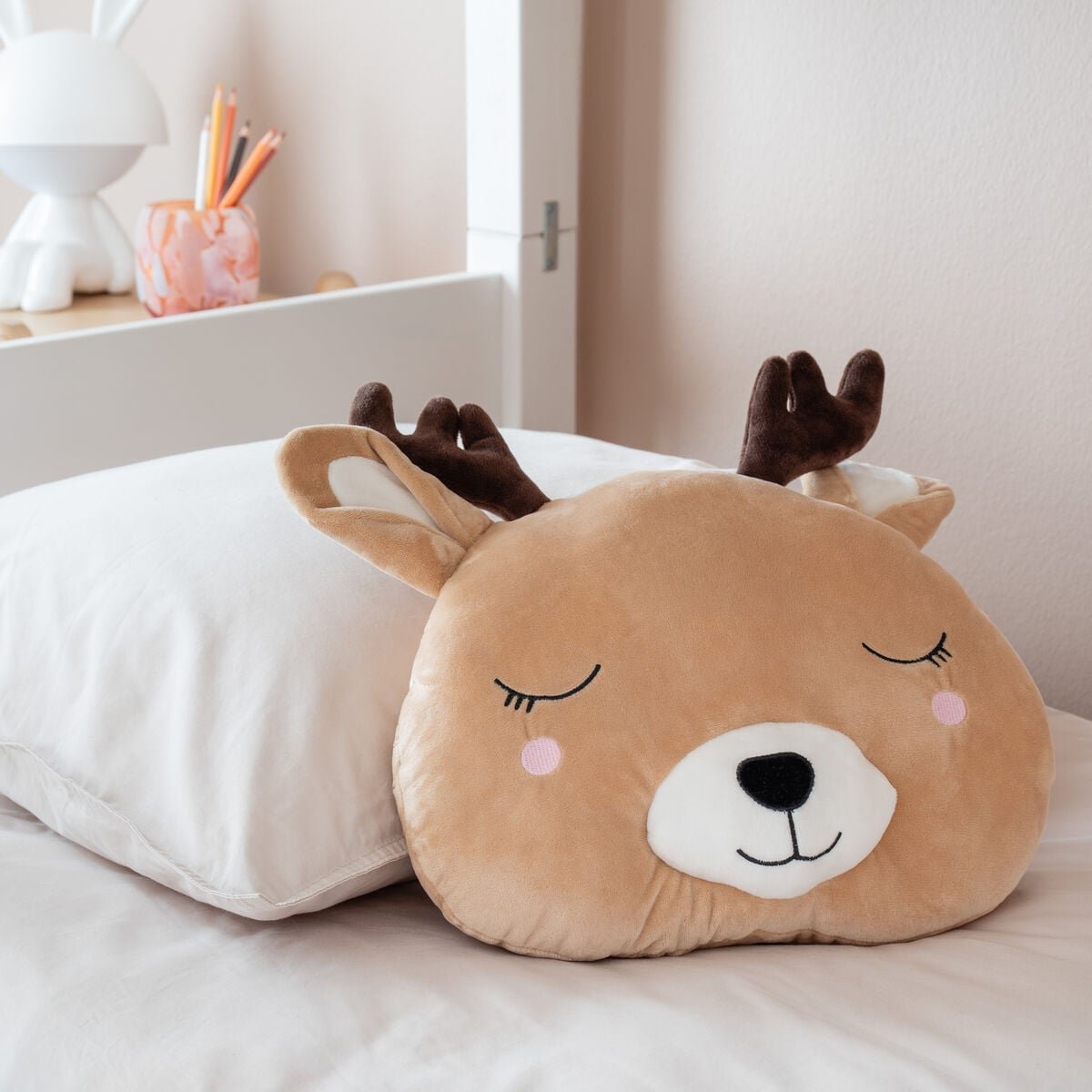 4living-deer-koristetyyny-35x35-cm-beige