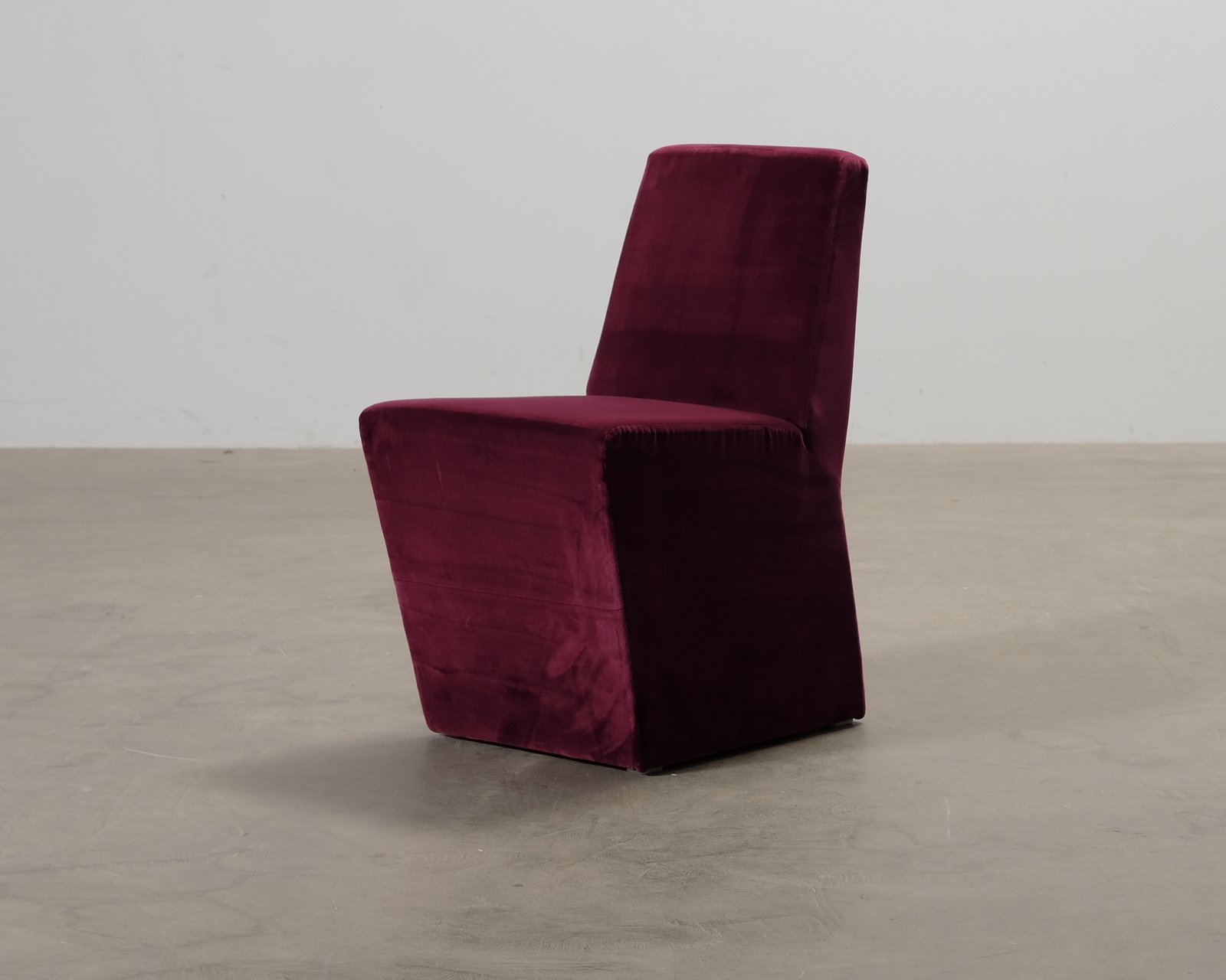 offect-tuoli-viininpunainen