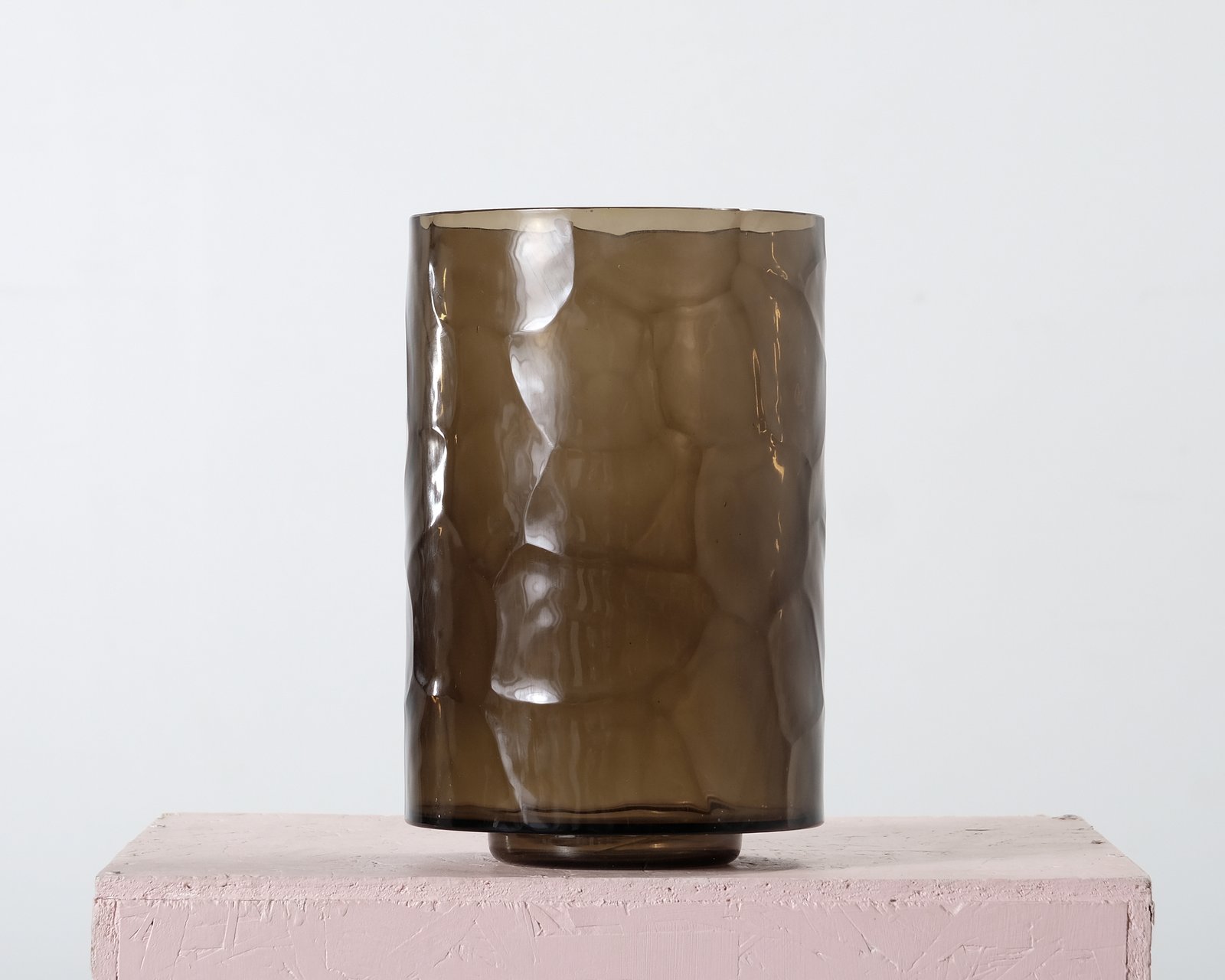 tinted-objects-aurell-maljakko-ruskea