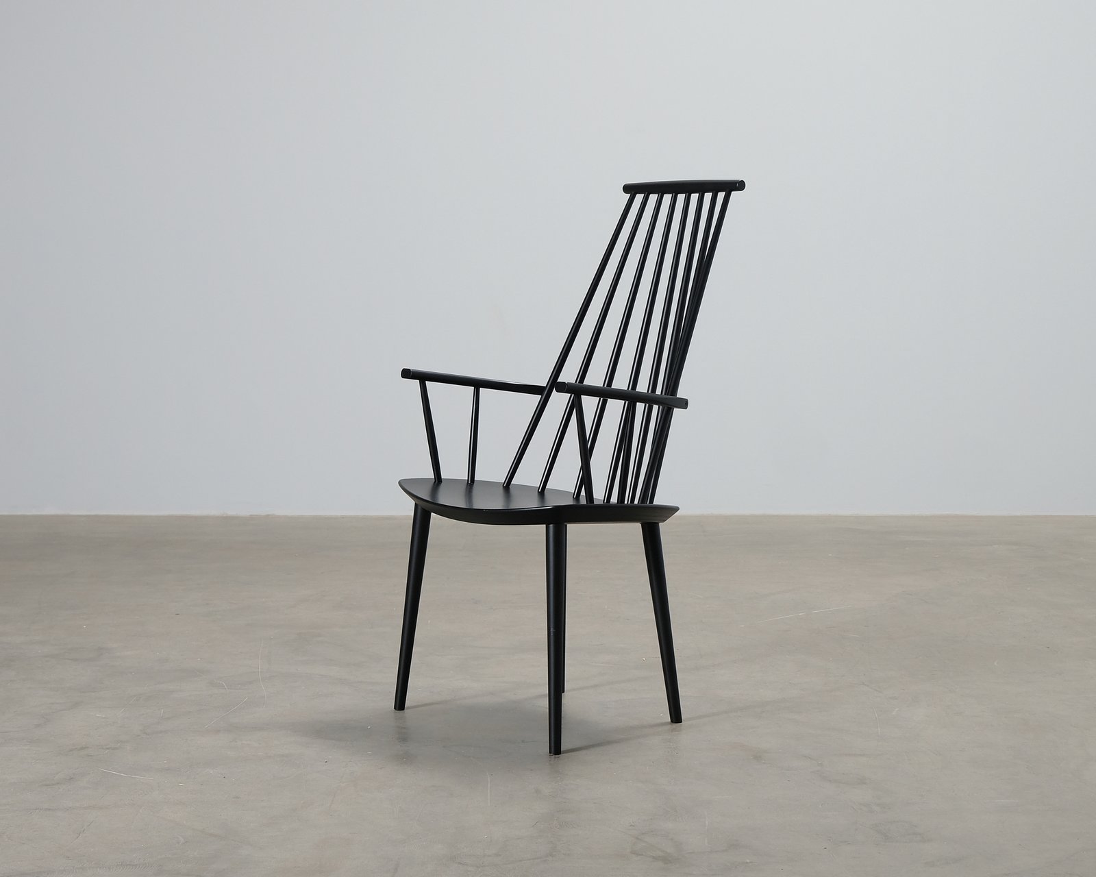hay-j110-tuoli-musta-black-lacquered-beech