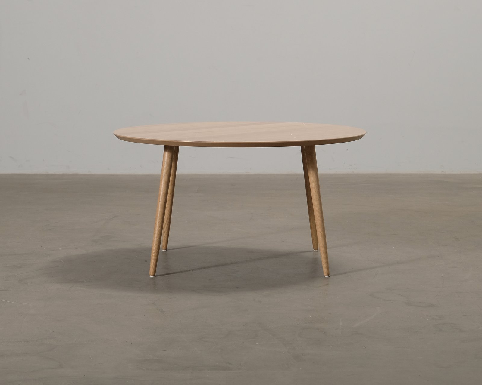 sofacompany-hubert-sohvapoyta-o-90-cm-tammi-2