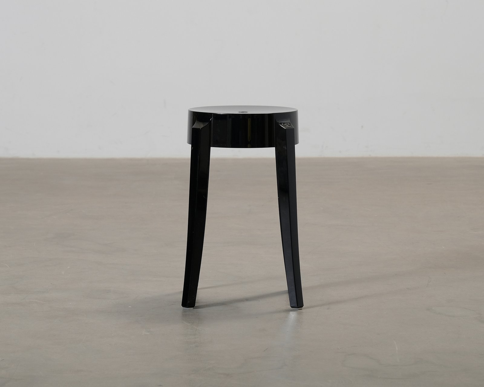 kartell-charles-ghost-jakkara-musta