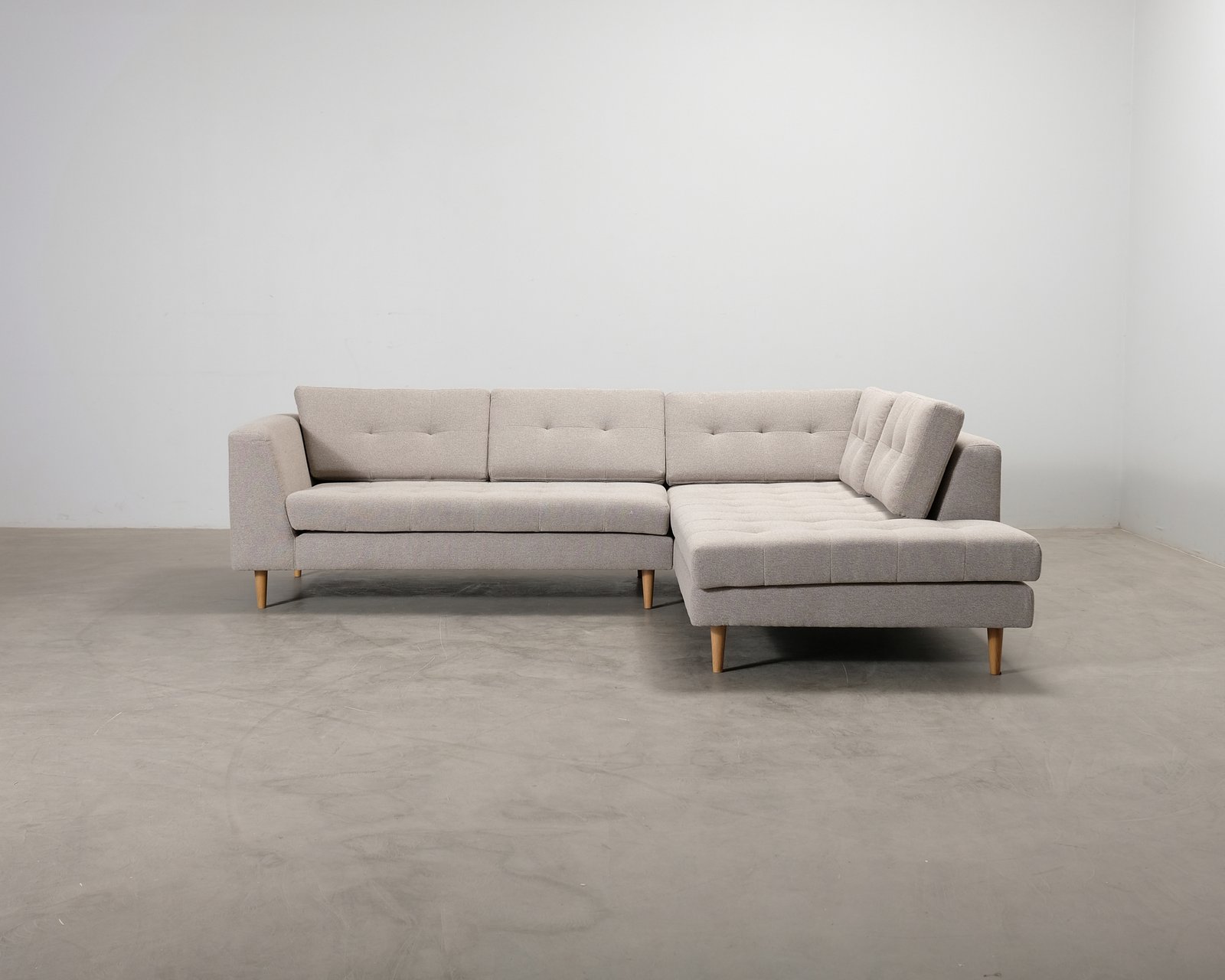 sofacompany-nelson-3-istuttava-avokulmasohva-harmaanbeige