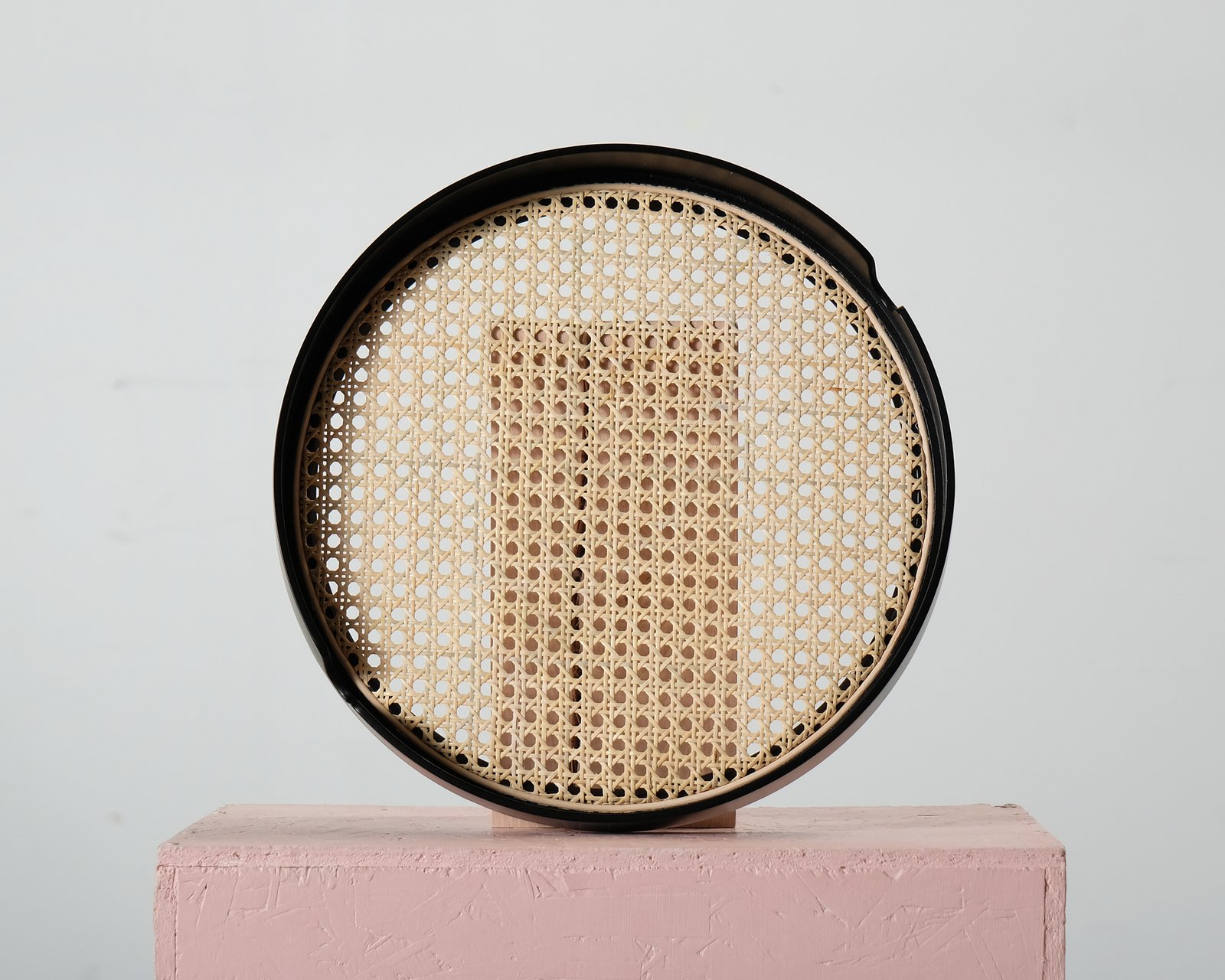 normann-copenhagen-salon-tray-tarjotin-o-40-cm-musta