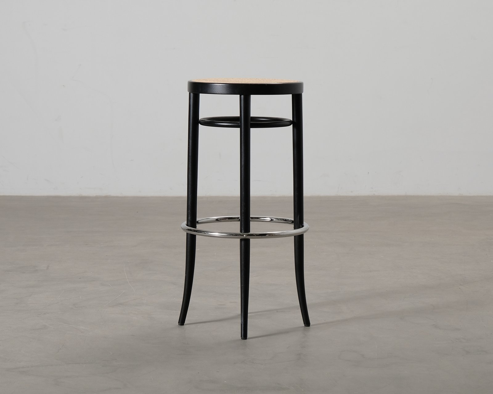 thonet-204-rh-baarijakkara-musta-rottinki