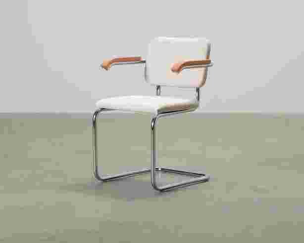 knoll-cesca-tuoli-kasinojilla-vaaleanbeige-pyokki