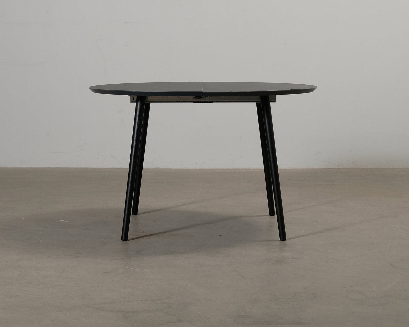 sofacompany-amelia-ruokapoyta-120-170-cm-musta